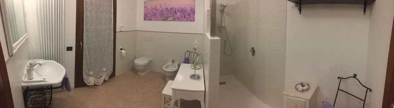 오치오벨로 A Casa Di Laura B&B 0*,