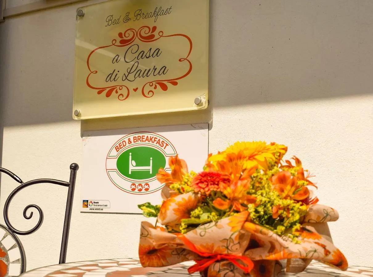 오치오벨로 A Casa Di Laura B&B 0*,